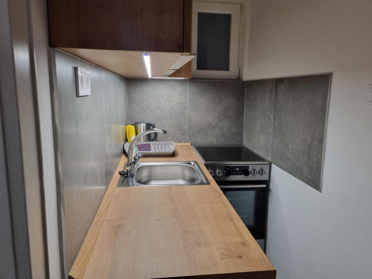 Downtown Studio Apartman ペーチ エクステリア 写真