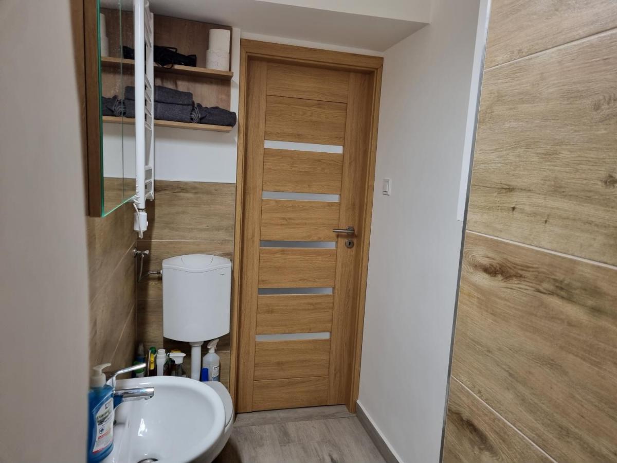 Downtown Studio Apartman ペーチ エクステリア 写真